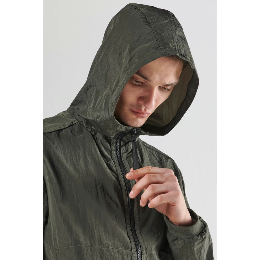 Shroud Runner - Oil Slick
