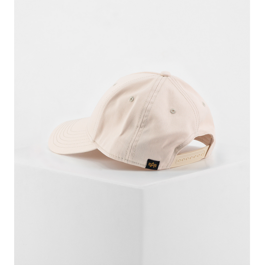 Alpha Cap - jet stream white